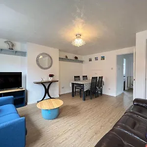 Cozy 2 Bed Townhouse Close To Walls York