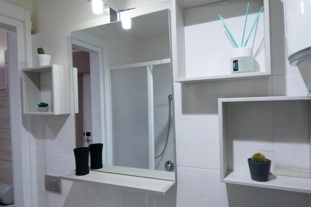 Blumon House Apartment Naples 0*,